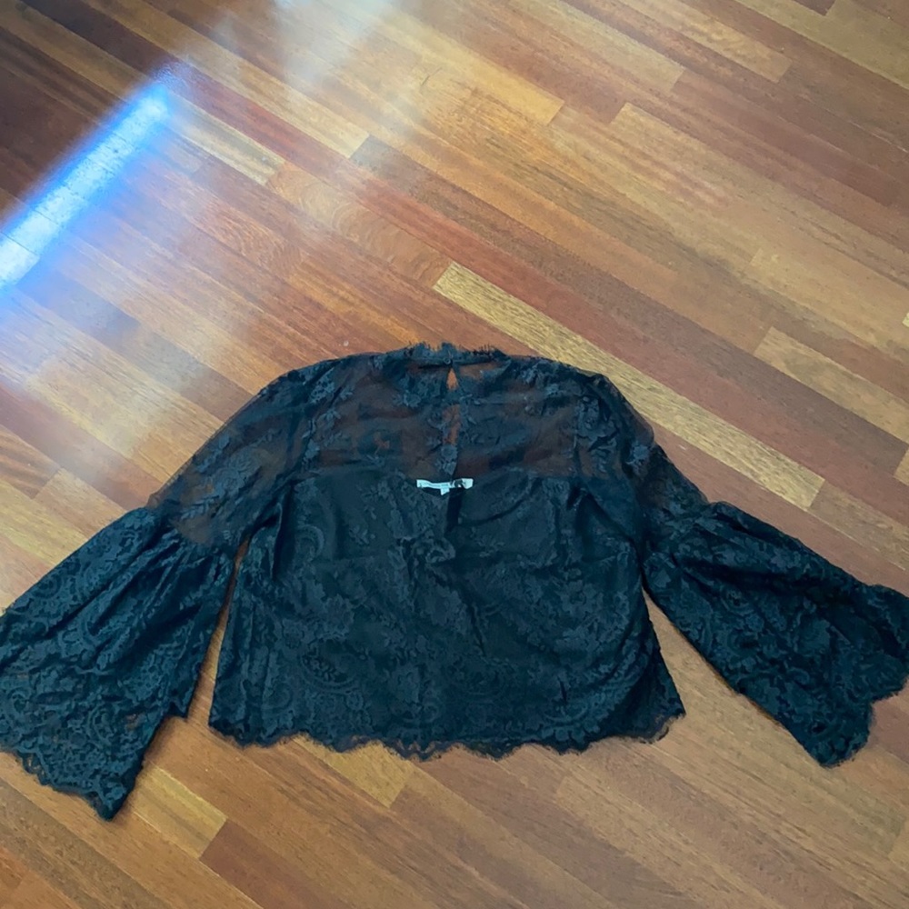 Cupcakes and Cashmere Bell Sleeve Lace Top